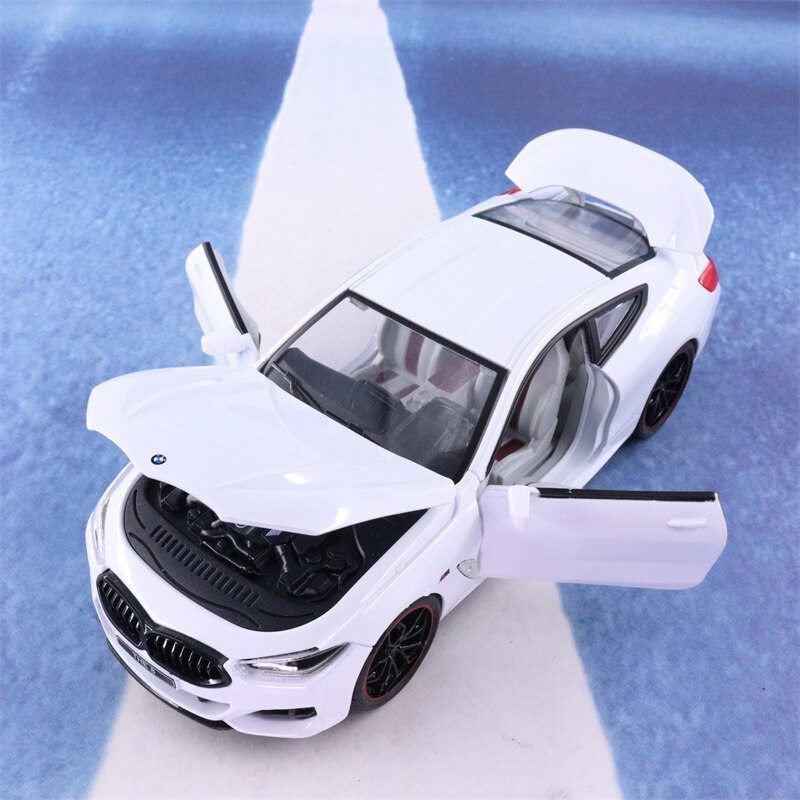 1:24 BMW M8 sports car High Simulation Diecast Car Metal Alloy Model Car Children's toys collection gifts E115