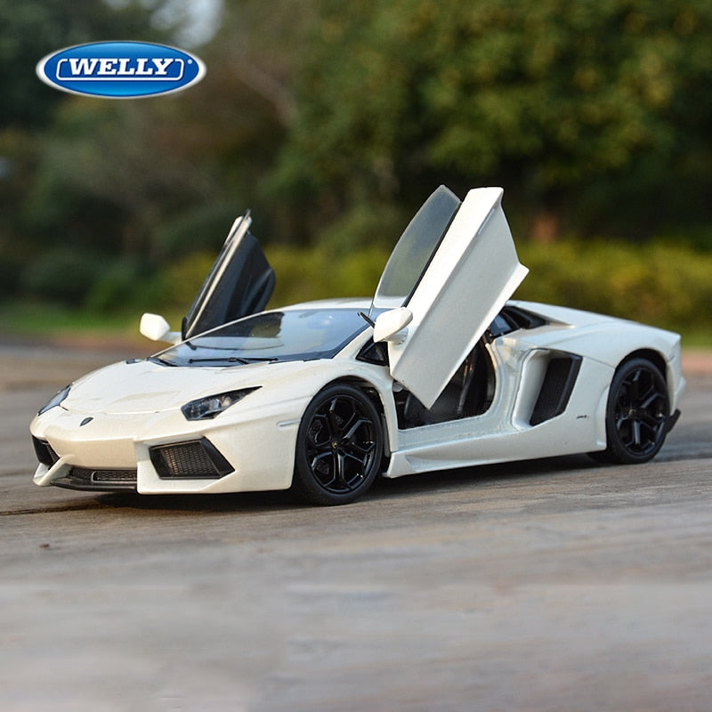 WELLY 1:24 Lamborghini Aventador LP700-4 Alloy Car Diecasts & Toy Vehicles Car Model Miniature Scale Model Car For Children